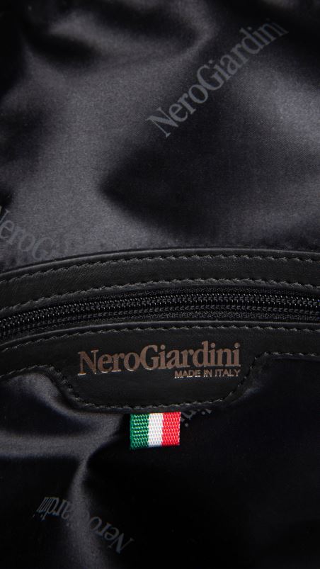 NeroGiardini Women Art. I343520D leather backpack Nero N8HP4308